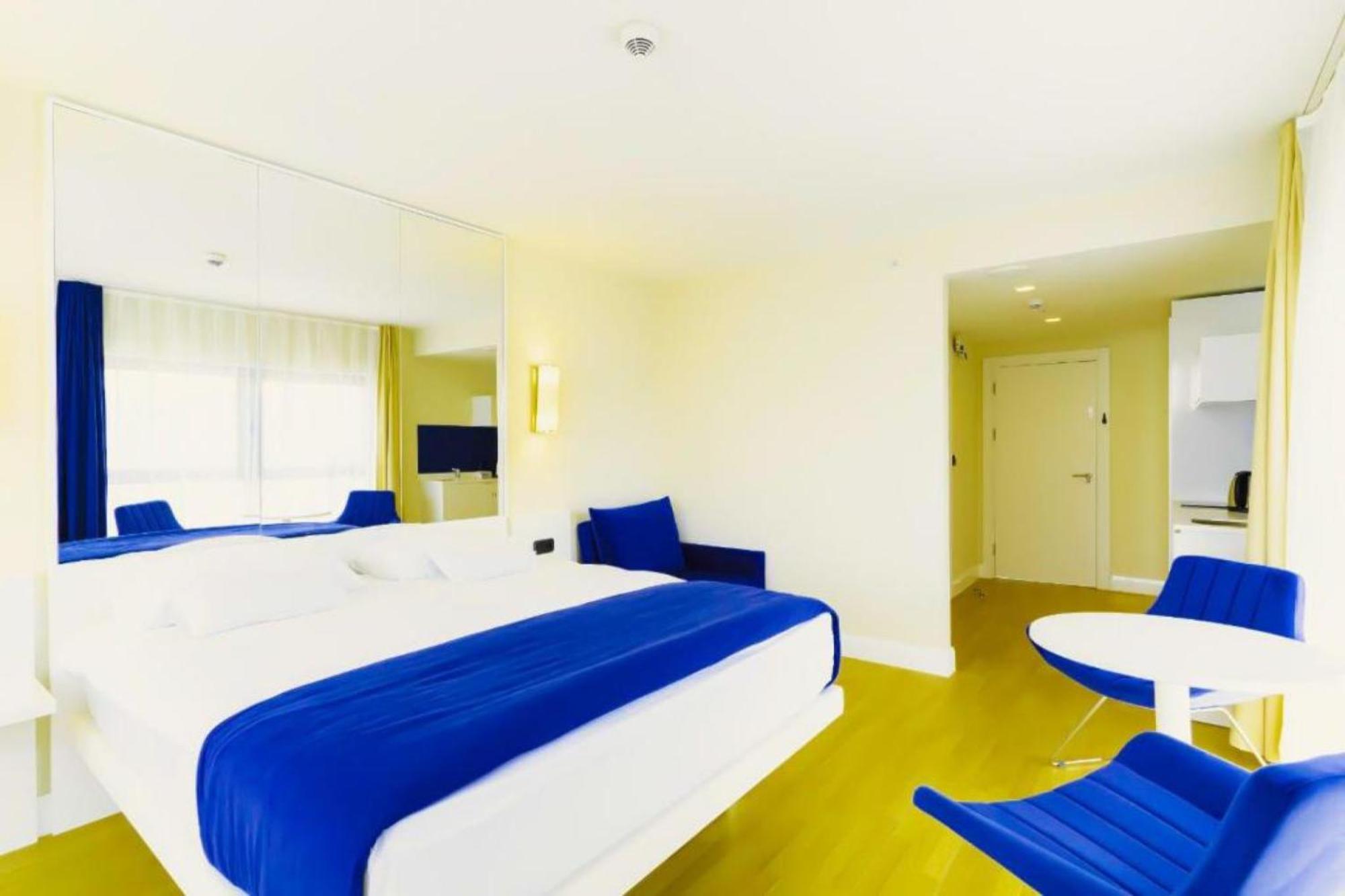 Delux Sea View Aparthotel In Orbi City Batumi Exterior foto